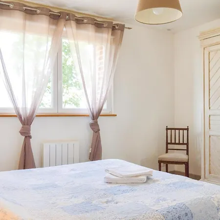 3 Bedroom Awesome In Holiday home *