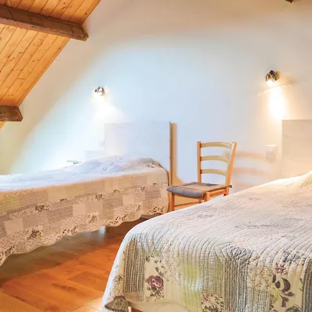 3 Bedroom Awesome In Holiday home *