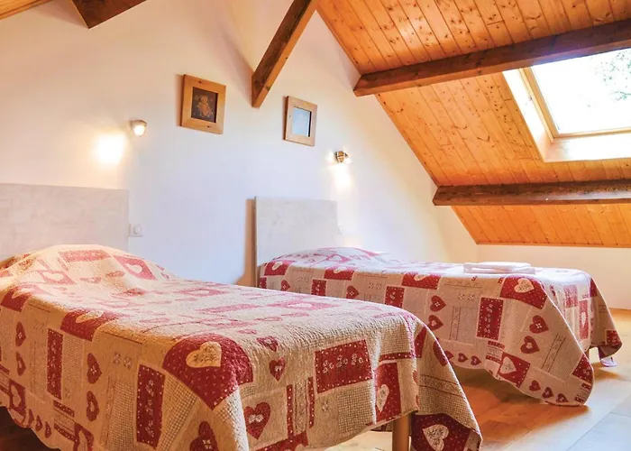 3 Bedroom Awesome In Semesterbostad Roisel